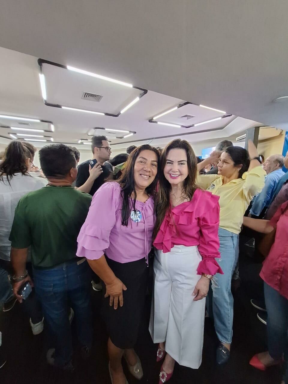 Imagem de compartilhamento para o artigo Primeira-dama de Figueirão Elenir Pereira participa de evento que reconduziu Reinaldo Azambuja como presidente estadual do PSDB da MS Todo dia